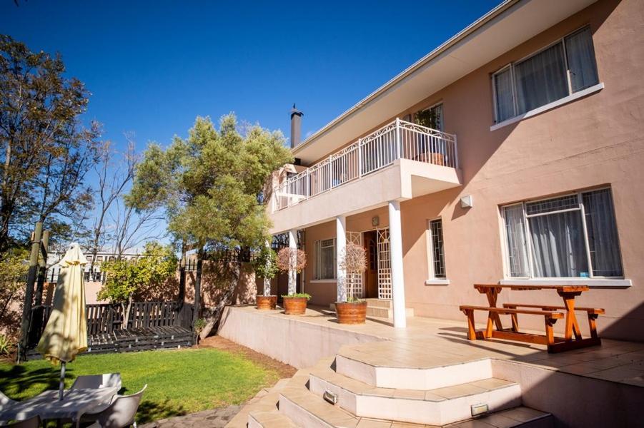Halfmens Cc Elkoweru & Kliprand Guest House Springbok Exterior photo